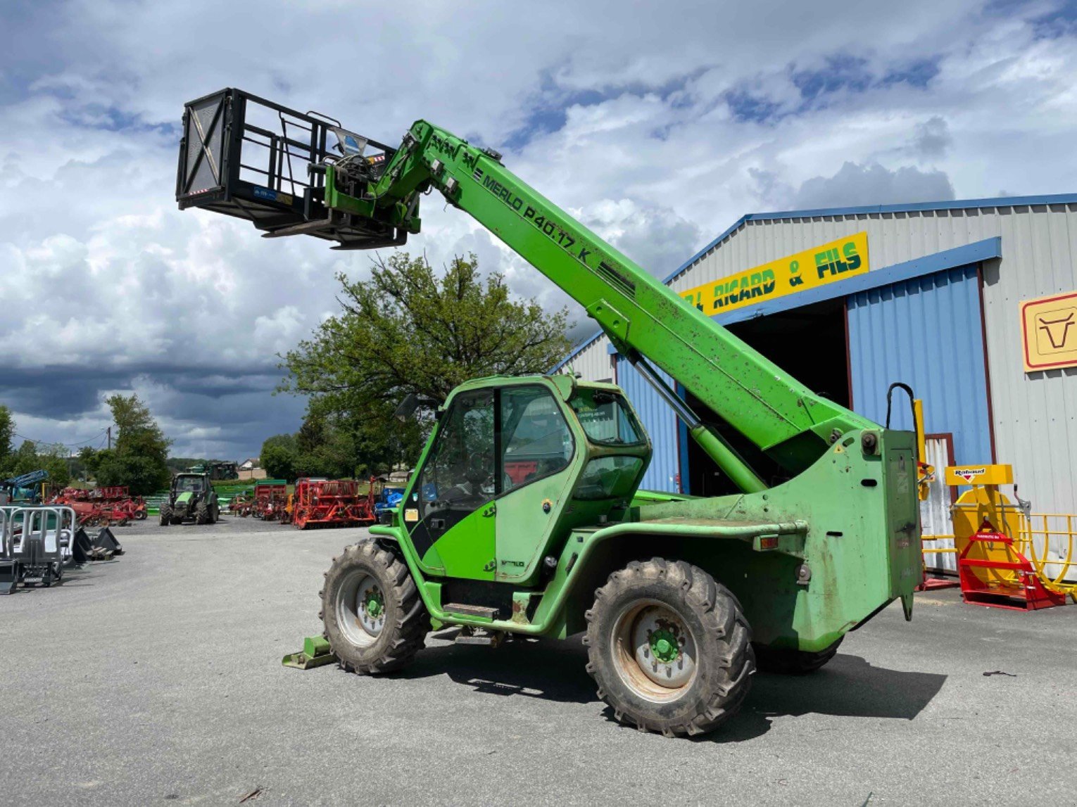 Teleskoplader a típus Merlo Chariot télescopique bâtiment P40.17 Merlo, Gebrauchtmaschine ekkor: LA SOUTERRAINE (Kép 2)