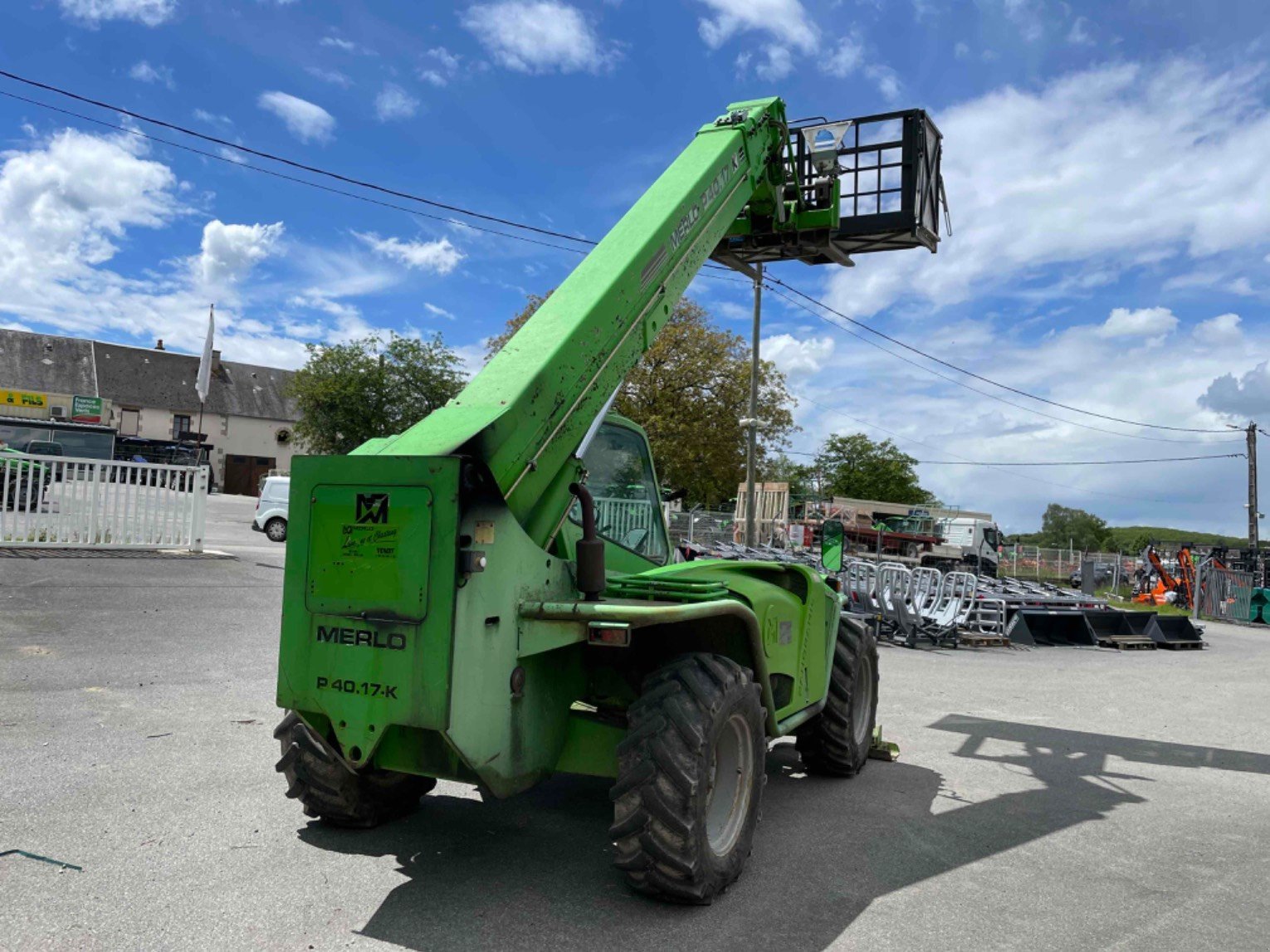 Teleskoplader типа Merlo Chariot télescopique bâtiment P40.17 Merlo, Gebrauchtmaschine в LA SOUTERRAINE (Фотография 3)