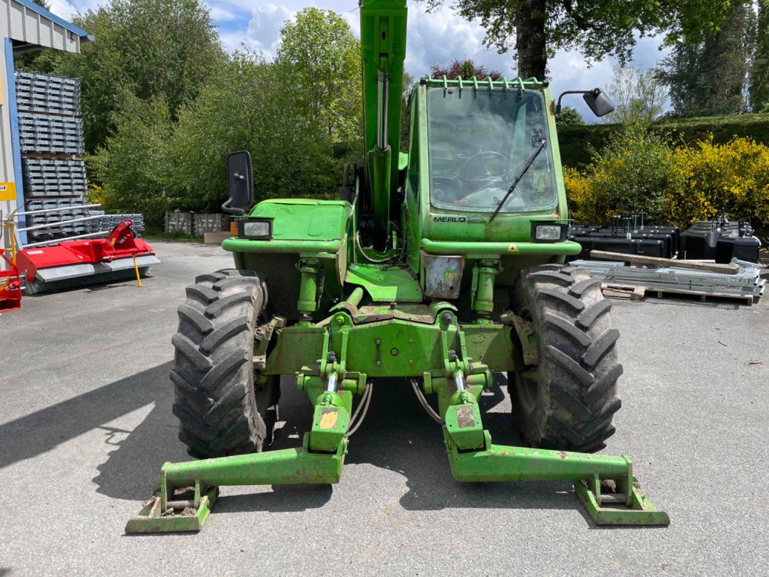 Teleskoplader of the type Merlo Chariot télescopique bâtiment P40.17 Merlo, Gebrauchtmaschine in LA SOUTERRAINE (Picture 3)