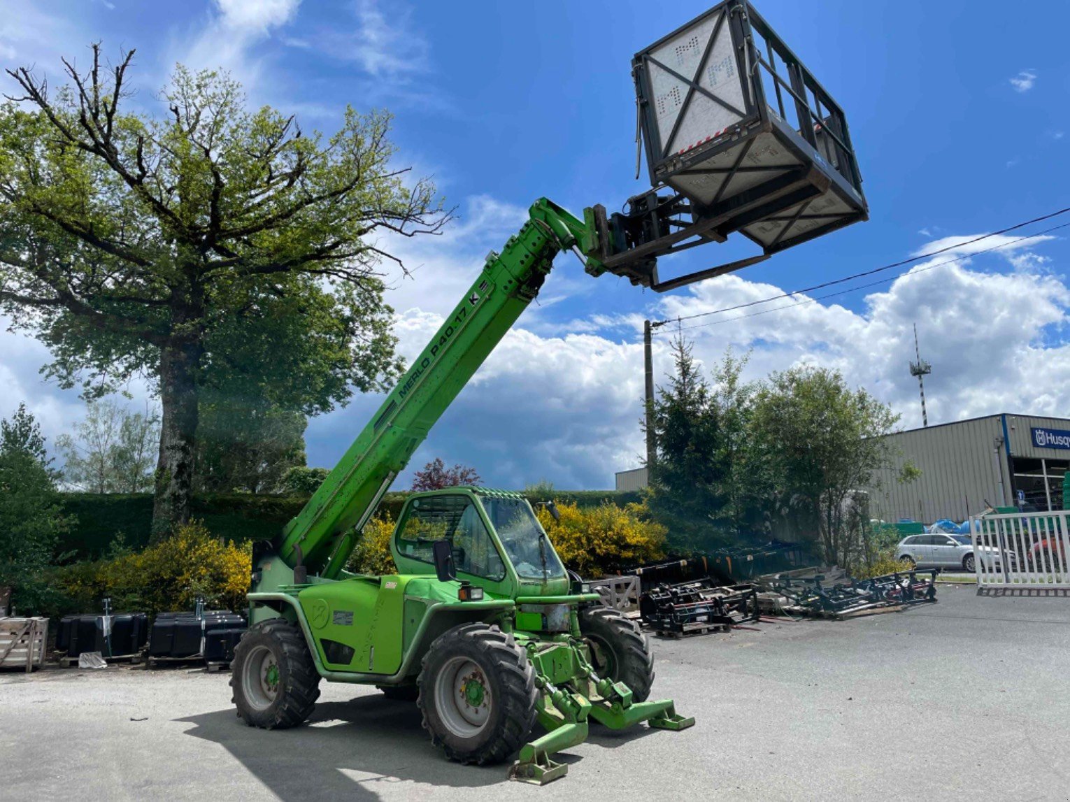 Teleskoplader van het type Merlo Chariot télescopique bâtiment P40.17 Merlo, Gebrauchtmaschine in LA SOUTERRAINE (Foto 7)