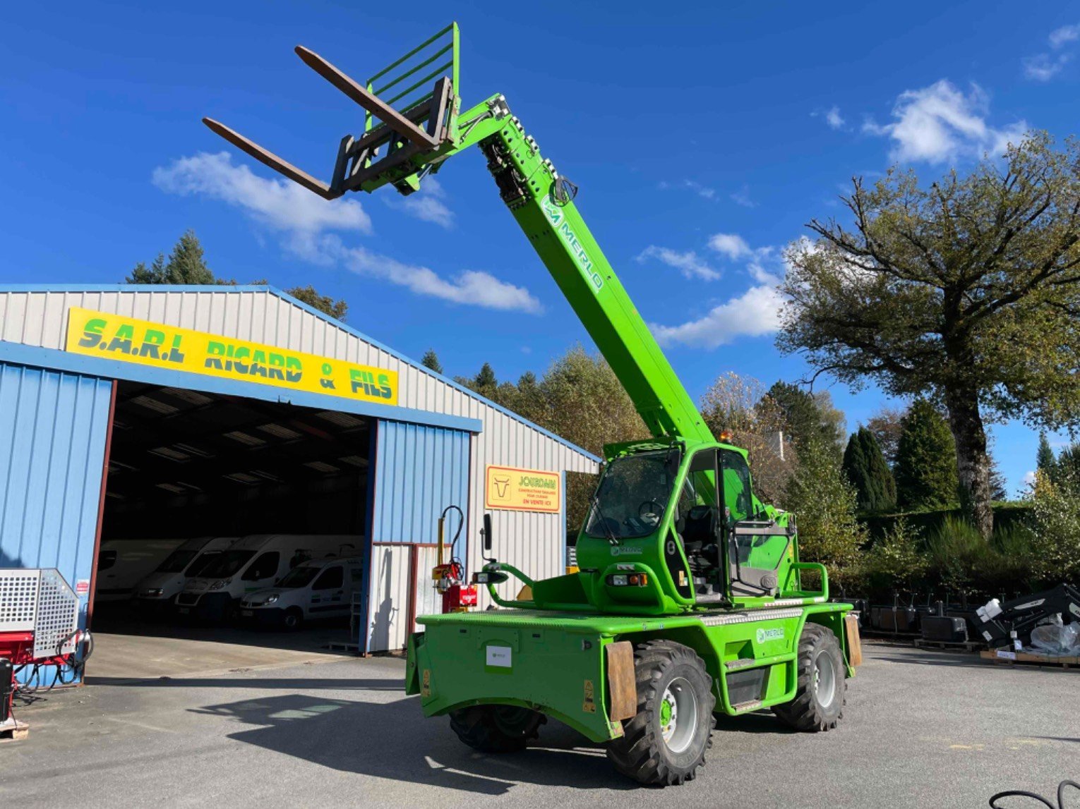 Teleskoplader van het type Merlo Chariot télescopique bâtiment ROTO 45.21 Merlo, Gebrauchtmaschine in LA SOUTERRAINE (Foto 1)