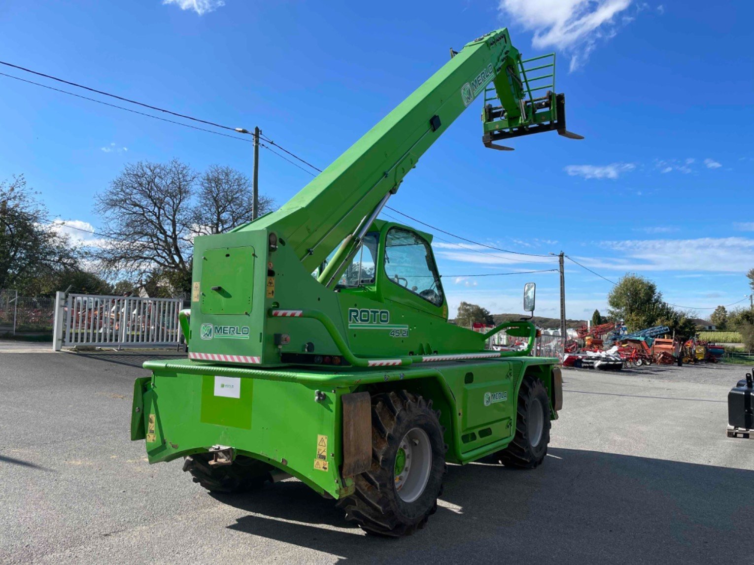 Teleskoplader of the type Merlo Chariot télescopique bâtiment ROTO 45.21 Merlo, Gebrauchtmaschine in LA SOUTERRAINE (Picture 7)