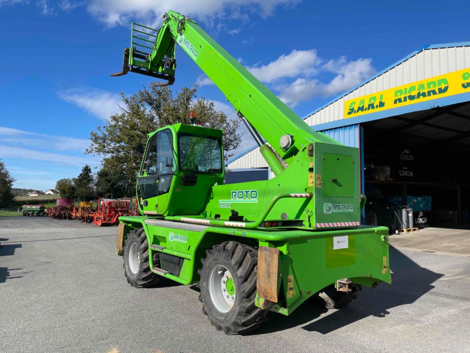 Teleskoplader van het type Merlo Chariot télescopique bâtiment ROTO 45.21 Merlo, Gebrauchtmaschine in LA SOUTERRAINE (Foto 8)