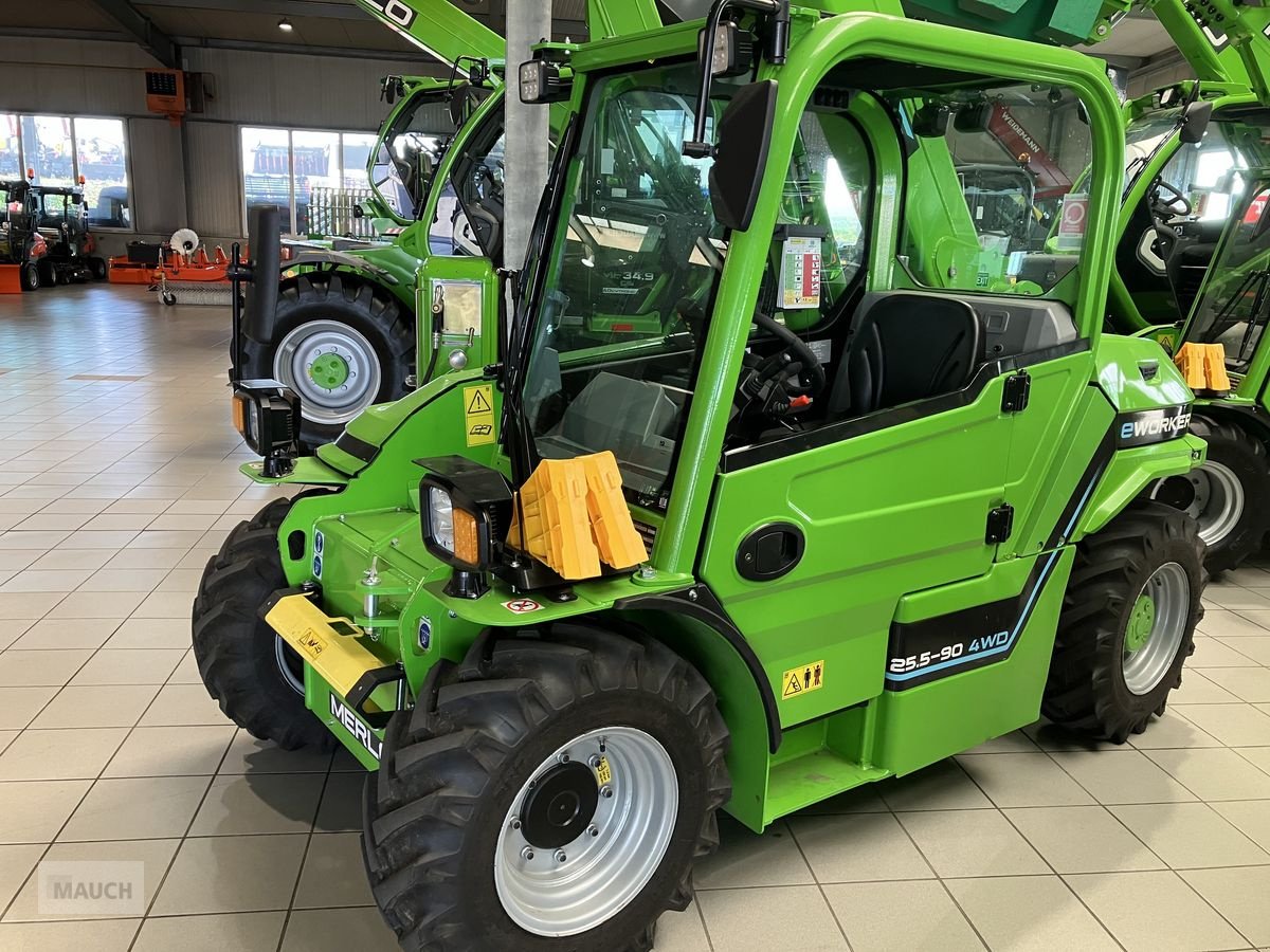 Teleskoplader van het type Merlo E-Worker 25.5, Neumaschine in Burgkirchen (Foto 4)