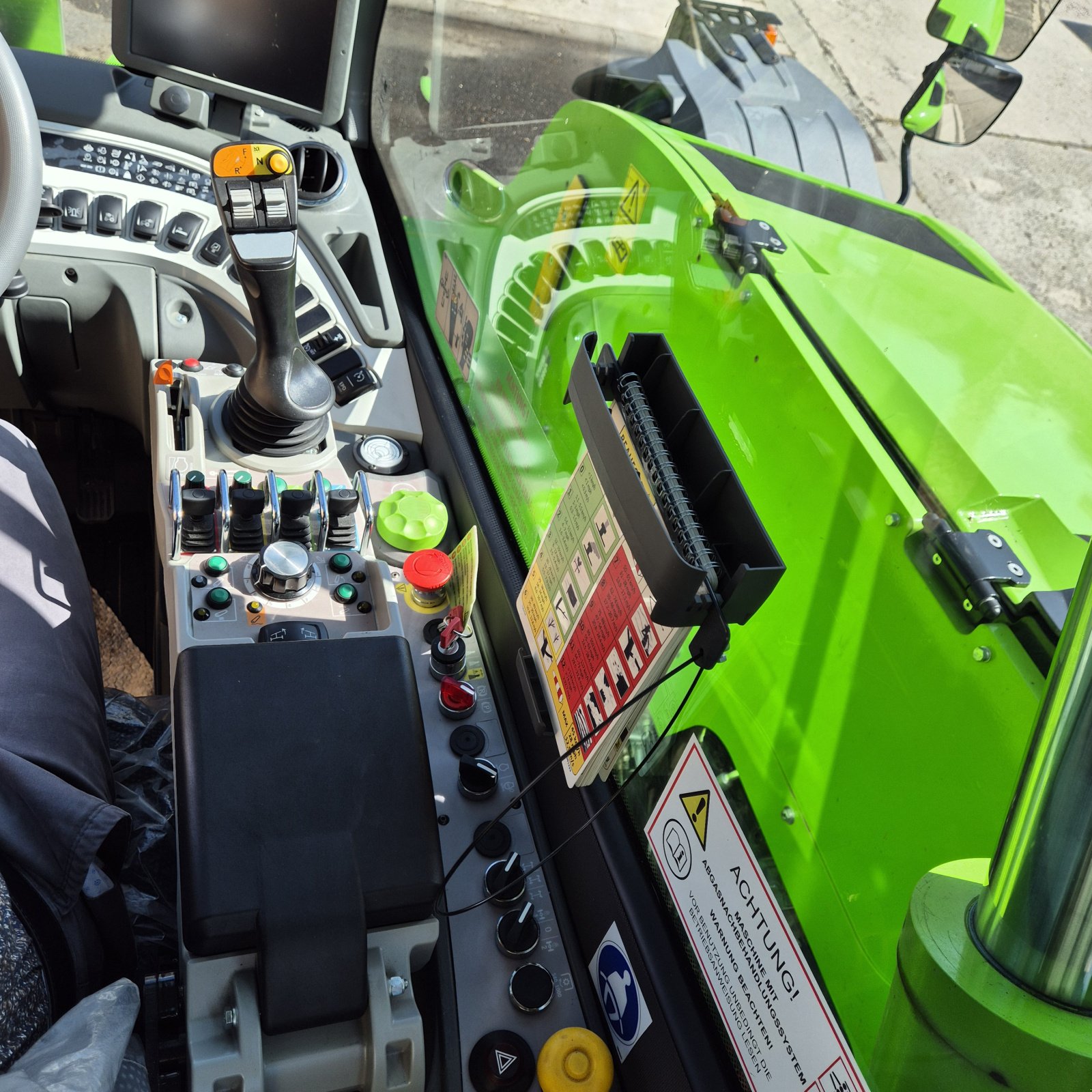 Teleskoplader van het type Merlo MF44.9-CS-170-CVT, Gebrauchtmaschine in Meiningen (Foto 14)