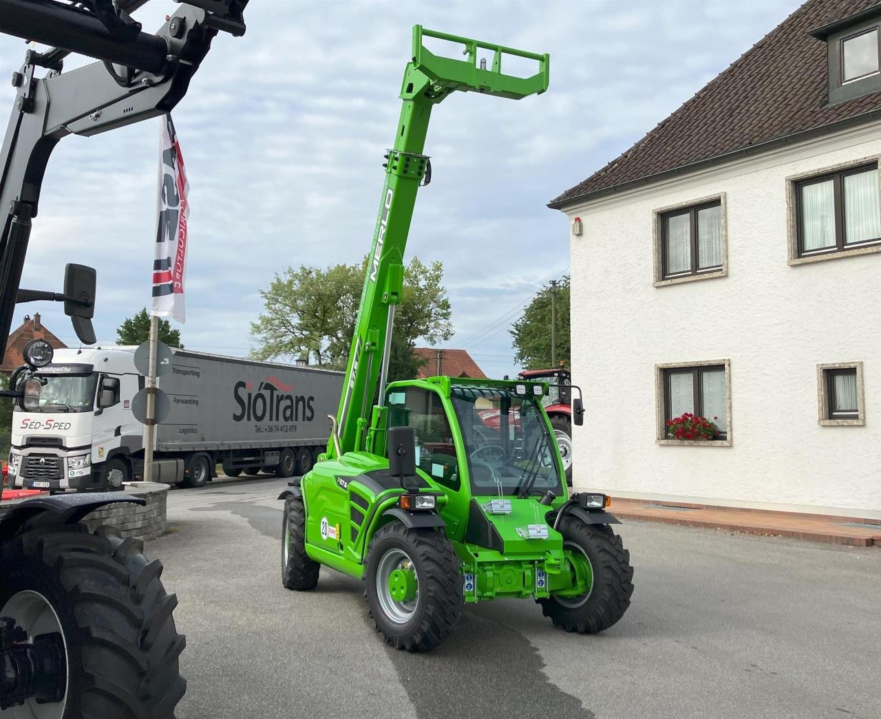 Teleskoplader van het type Merlo P 27.6 PLUS, Neumaschine in Ampfing (Foto 2)