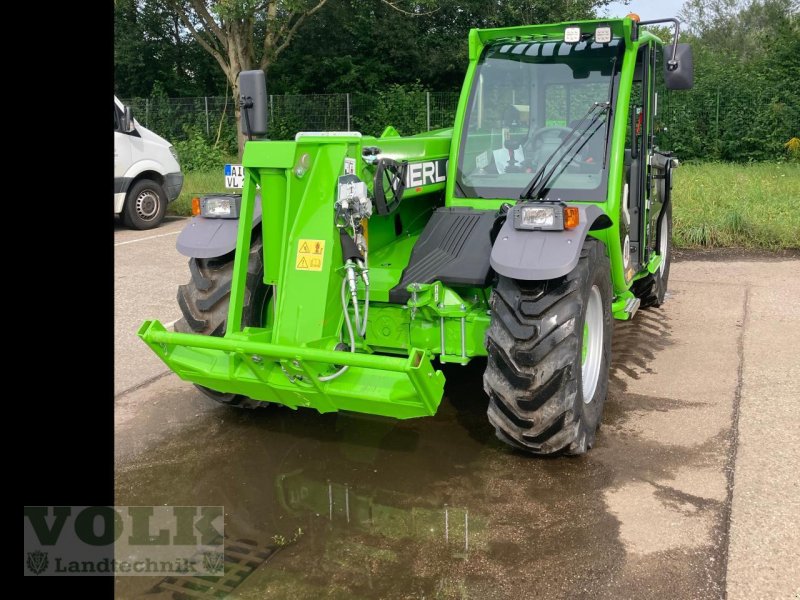 Teleskoplader of the type Merlo P 27.6 PLUS, Neumaschine in Friedberg-Derching