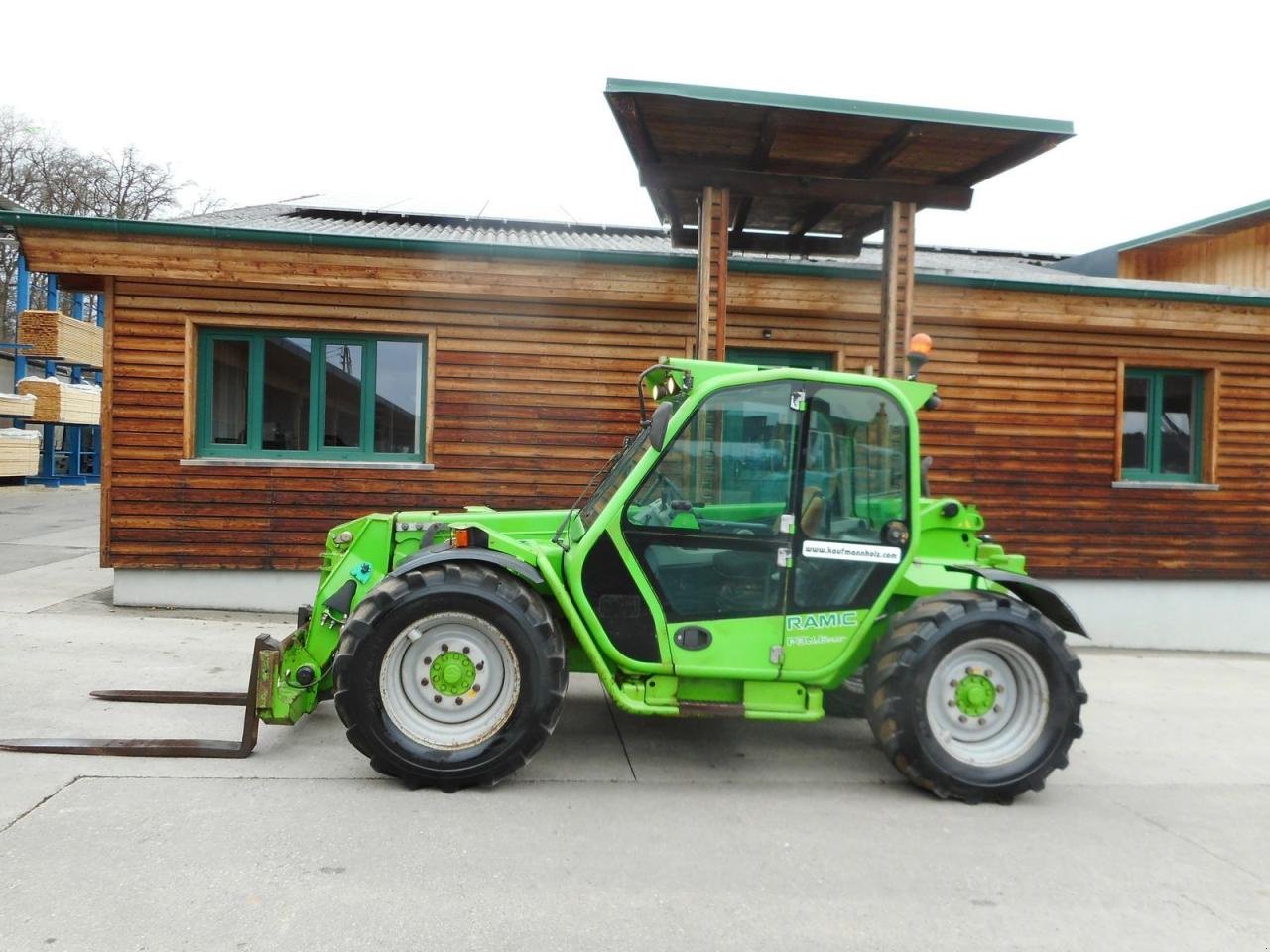 Teleskoplader des Typs Merlo p32.6 plus ( 2,15 hoch 2,05 breit ) 40 km/h, Gebrauchtmaschine in ST. NIKOLAI/DR. (Bild 1)