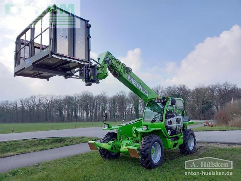 Teleskoplader van het type Merlo p40.17plus, Gebrauchtmaschine in ROSENDAHL (Foto 1)