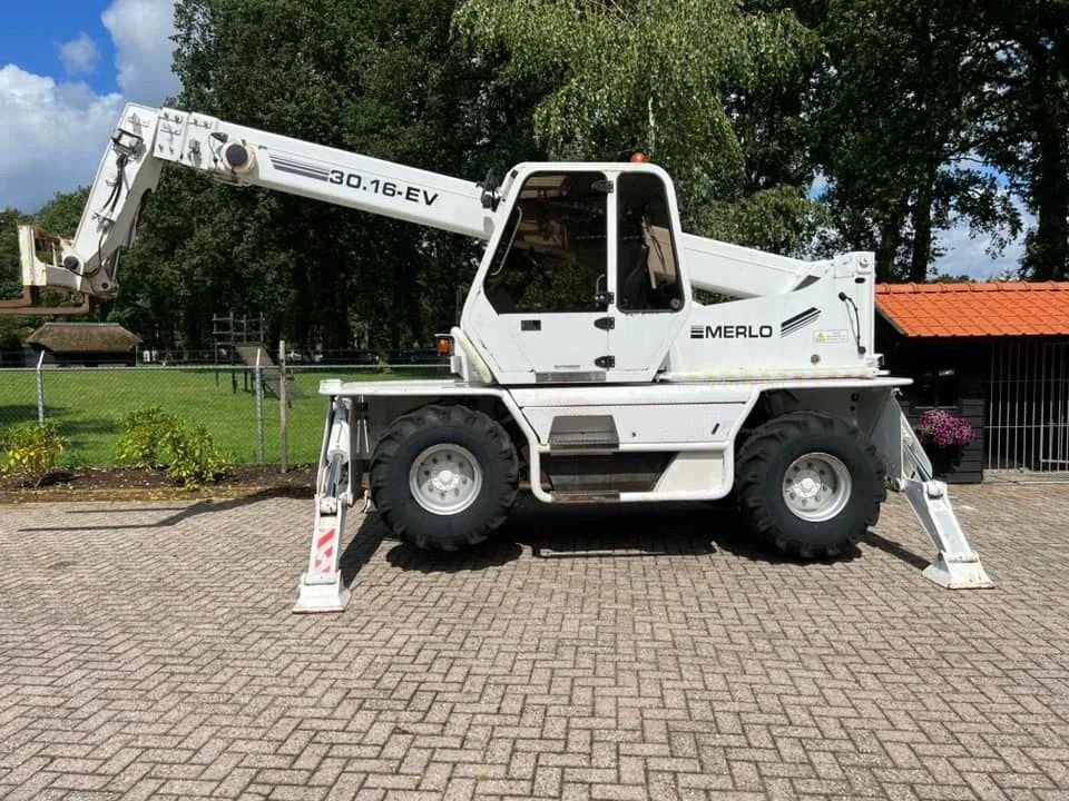 Teleskoplader van het type Merlo ROTO 30.16 EV Verreiker Manitou, Gebrauchtmaschine in Harskamp (Foto 4)