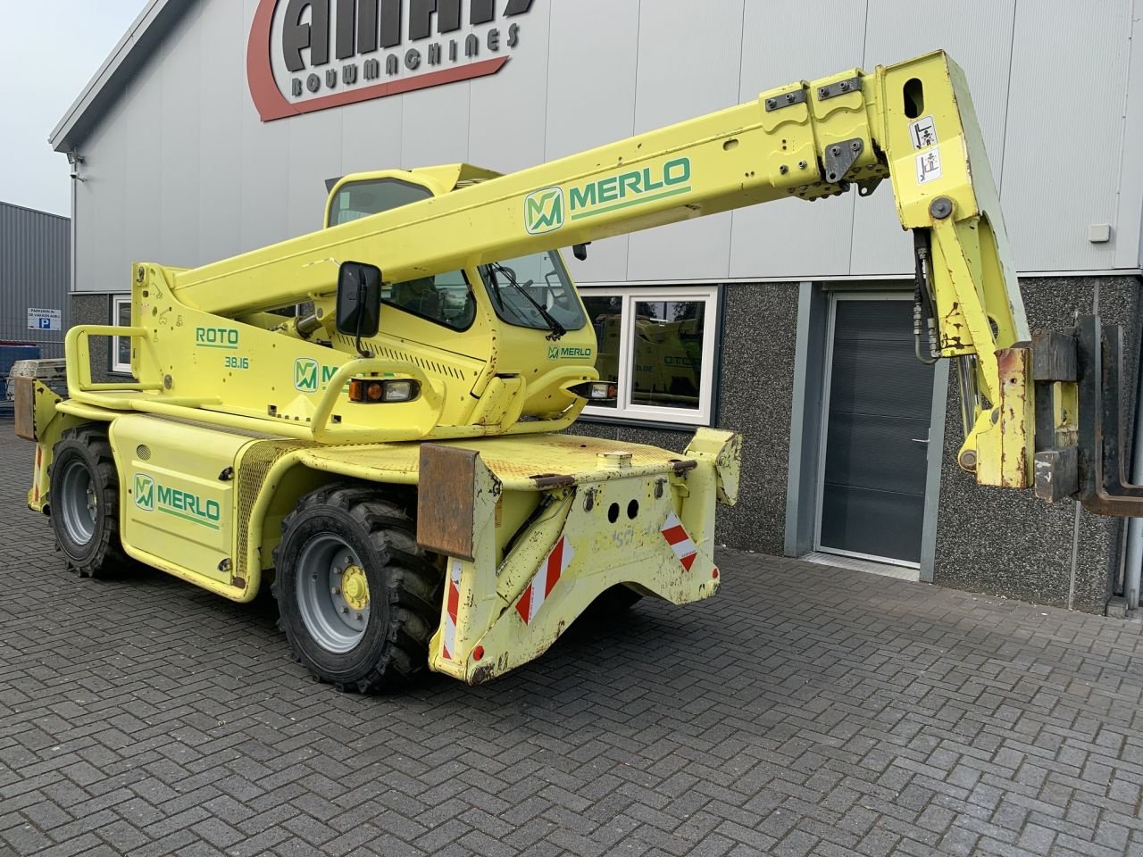 Teleskoplader van het type Merlo ROTO 38.16, Gebrauchtmaschine in Vriezenveen (Foto 4)