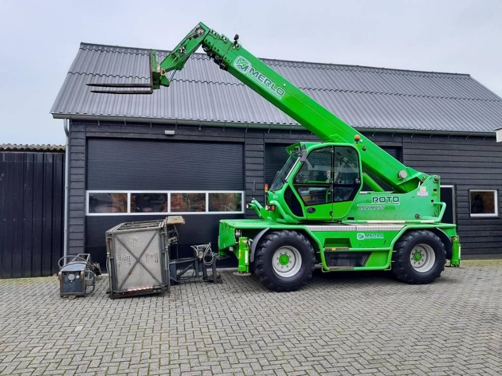 Teleskoplader van het type Merlo Roto 45.21 M CS S verreiker manbak radiograaf lier, Gebrauchtmaschine in Ederveen (Foto 4)