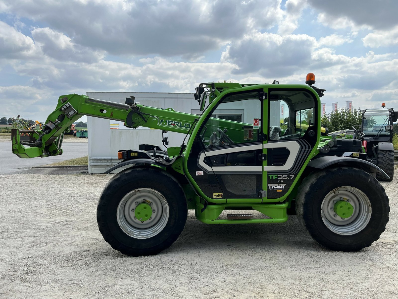 Teleskoplader van het type Merlo TELESCOPIQUE TF 35.7, Gebrauchtmaschine in PONTIVY (Foto 1)