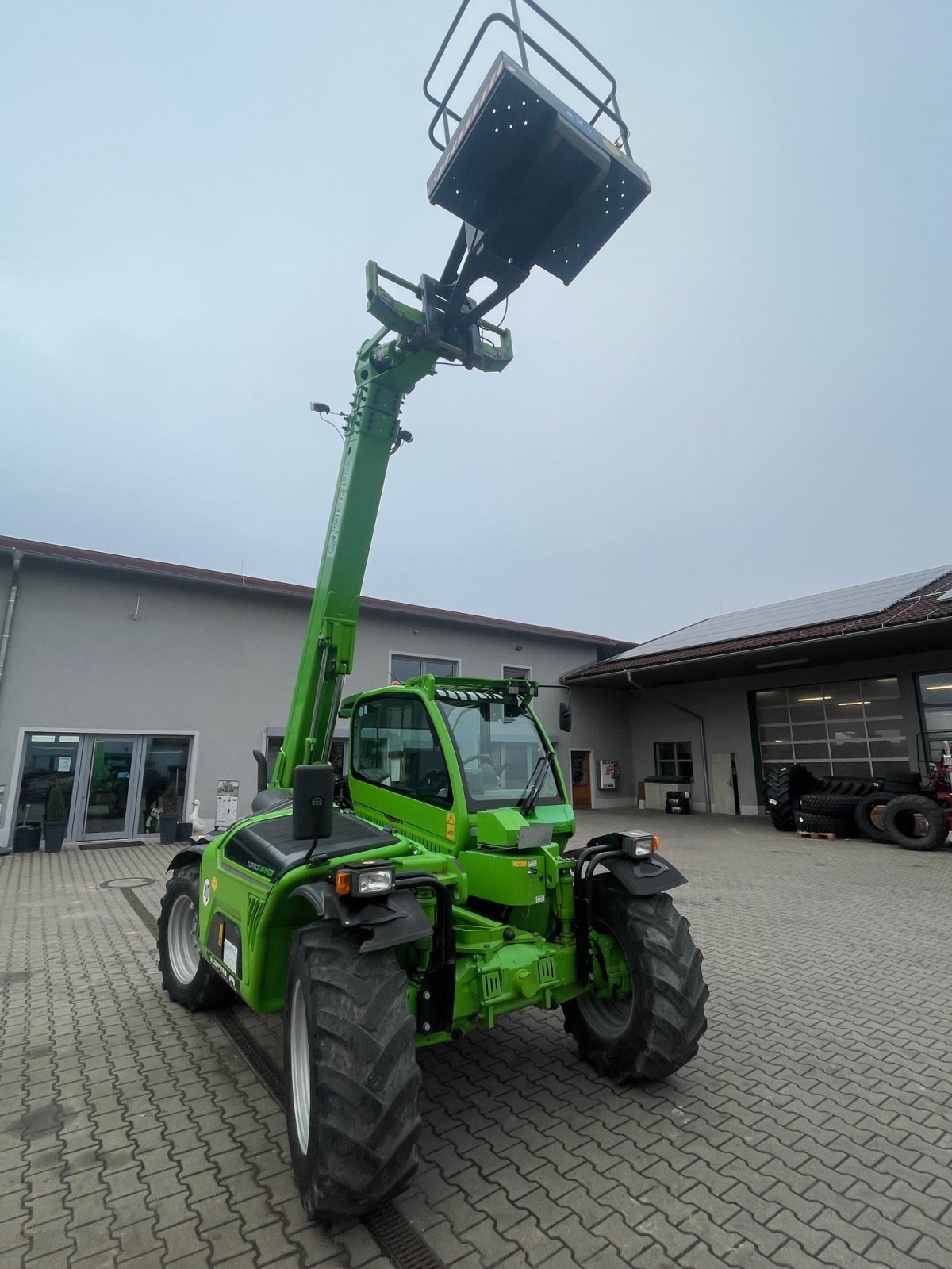 Teleskoplader des Typs Merlo TF 38.10 TT-120 mit Heckhydraulik und Zapfwelle, Gebrauchtmaschine in Burglengenfeld (Bild 1)