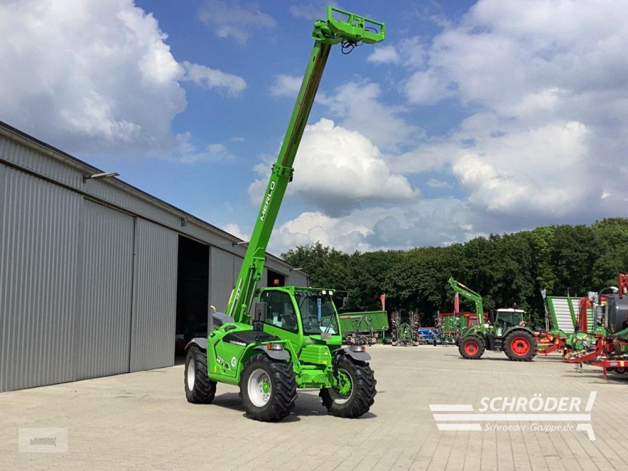 Teleskoplader of the type Merlo TF 42.7 - 116, Neumaschine in Hemmoor (Picture 19)