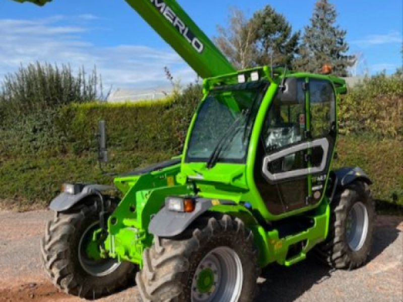 Teleskoplader van het type Merlo TF 42.7 CS-136, Gebrauchtmaschine in CHAMPLECY (Foto 1)