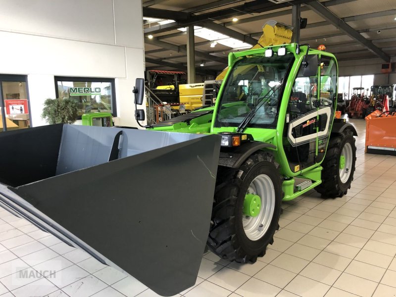 Teleskoplader of the type Merlo Turbofarmer TF 33.9, Neumaschine in Burgkirchen (Picture 1)