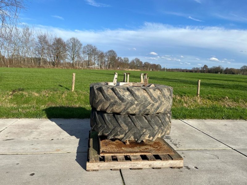 Teleskoplader van het type Michelin 13.6R28 Bib XM18 dubbellucht Manitou, Neumaschine in Lunteren (Foto 1)