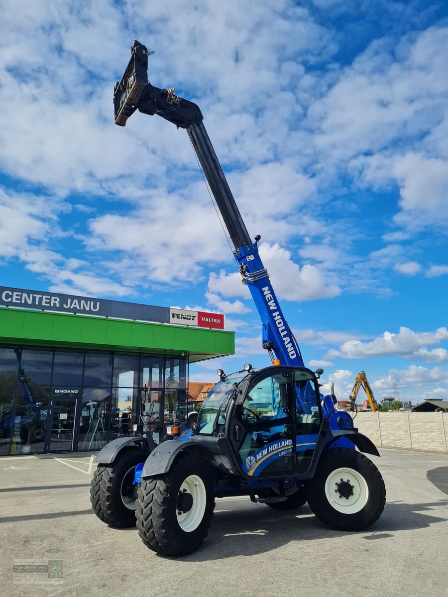 Teleskoplader du type New Holland LM 7.42 Elite, Gebrauchtmaschine en Gerasdorf (Photo 1)