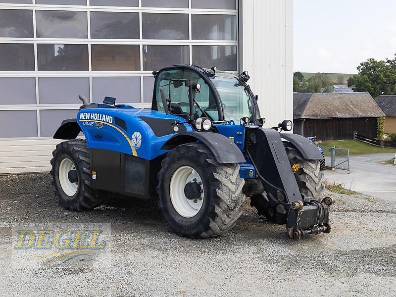 Teleskoplader typu New Holland LM 7.42 Elite, Gebrauchtmaschine v Feilitzsch (Obrázek 1)