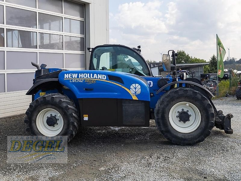 Teleskoplader des Typs New Holland LM 7.42 Elite, Gebrauchtmaschine in Feilitzsch (Bild 2)