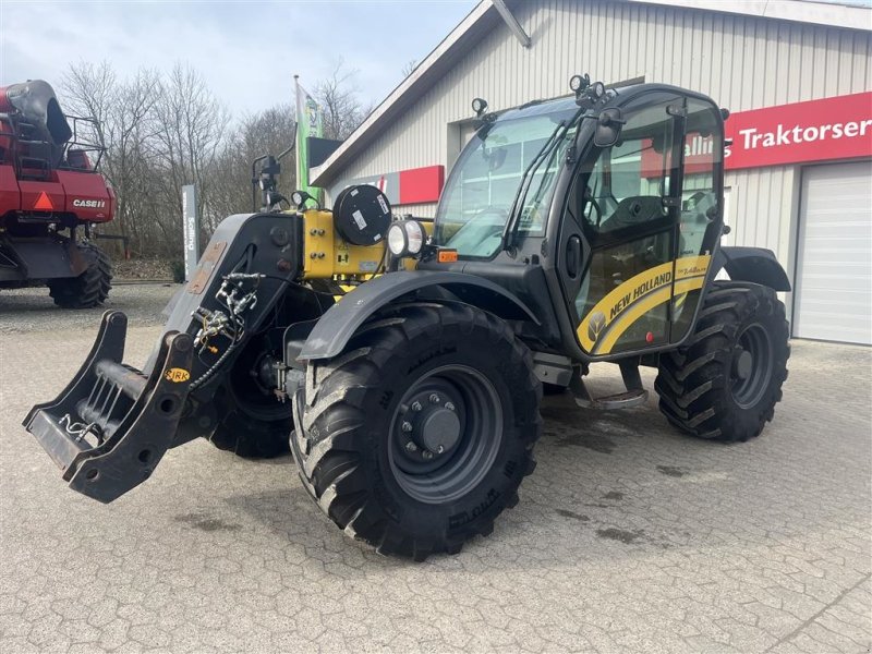 Teleskoplader от тип New Holland LM 7.42 Teleskoplæsser., Gebrauchtmaschine в Spøttrup (Снимка 1)