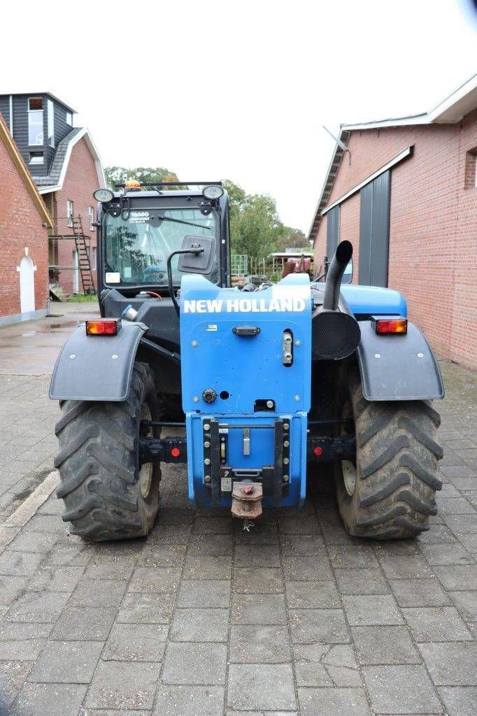 Teleskoplader du type New Holland LM7.42, Gebrauchtmaschine en Antwerpen (Photo 4)