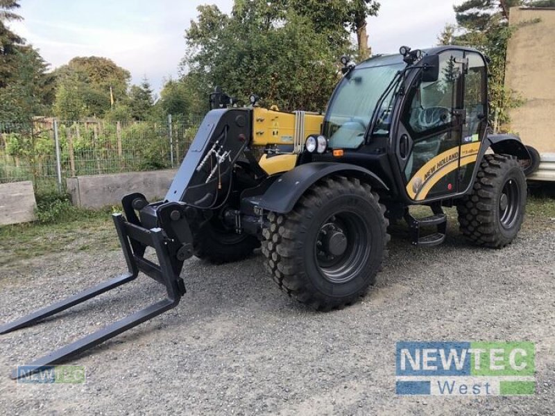 Teleskoplader van het type New Holland TH 7.42 ELITE, Vorführmaschine in Schöppenstedt (Foto 1)