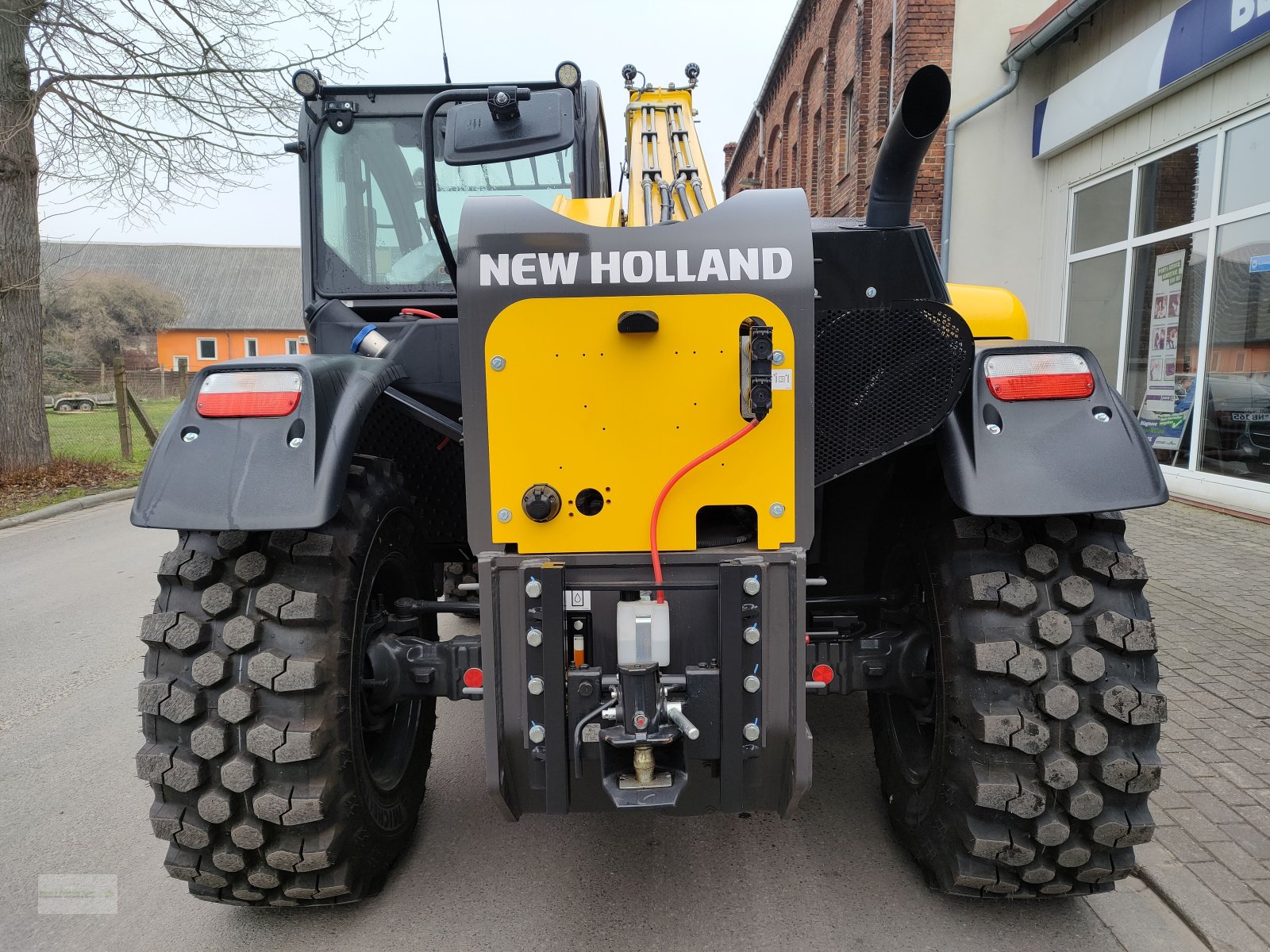 Teleskoplader of the type New Holland TH 7.42 Plus, Neumaschine in Genthin (Picture 3)