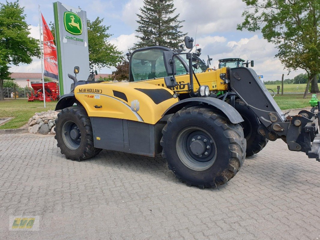 Teleskoplader typu New Holland TH 7.42, Gebrauchtmaschine v Schenkenberg (Obrázok 2)