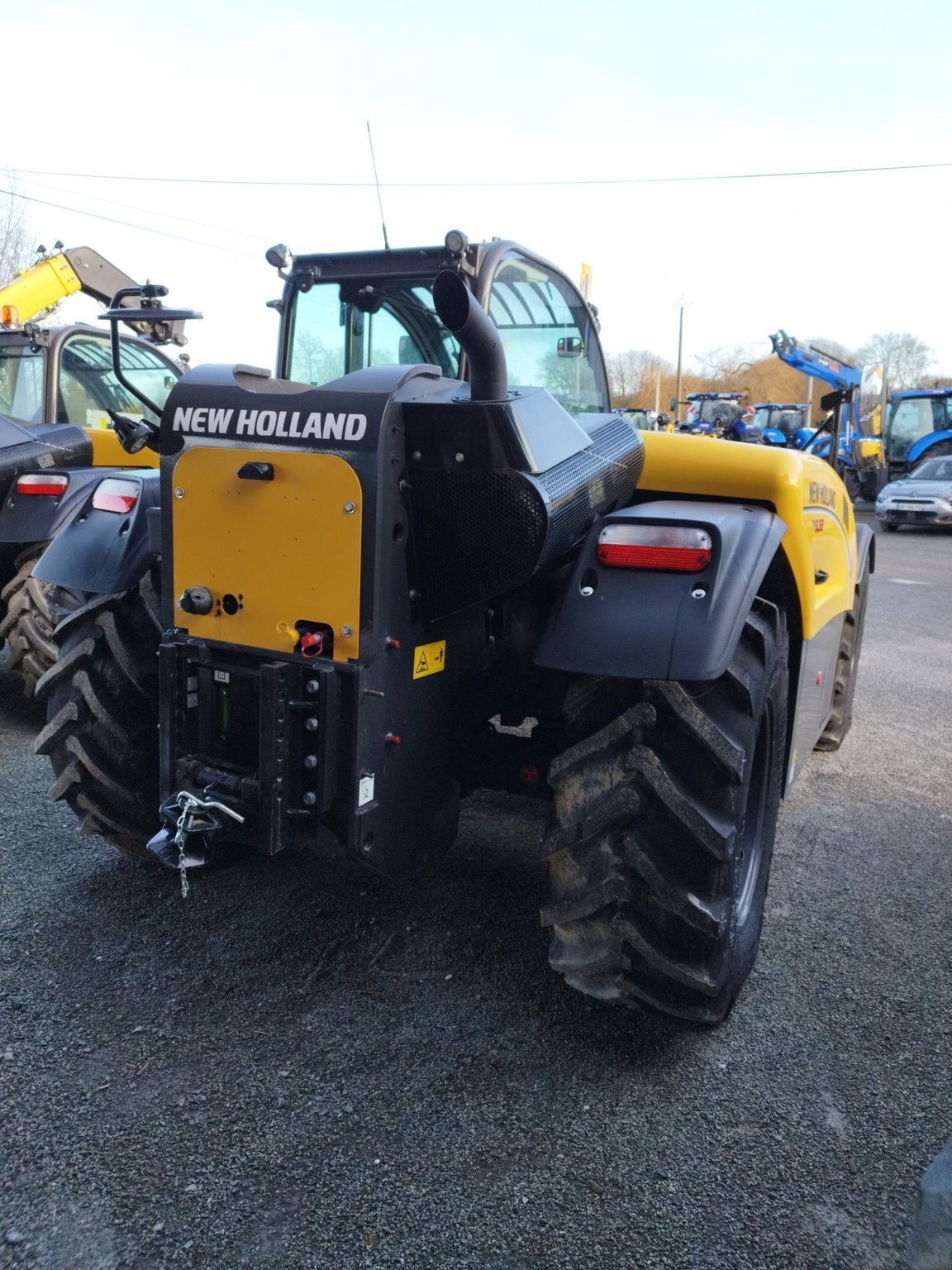 Teleskoplader of the type New Holland TH6.32, Gebrauchtmaschine in Montenay (Picture 2)