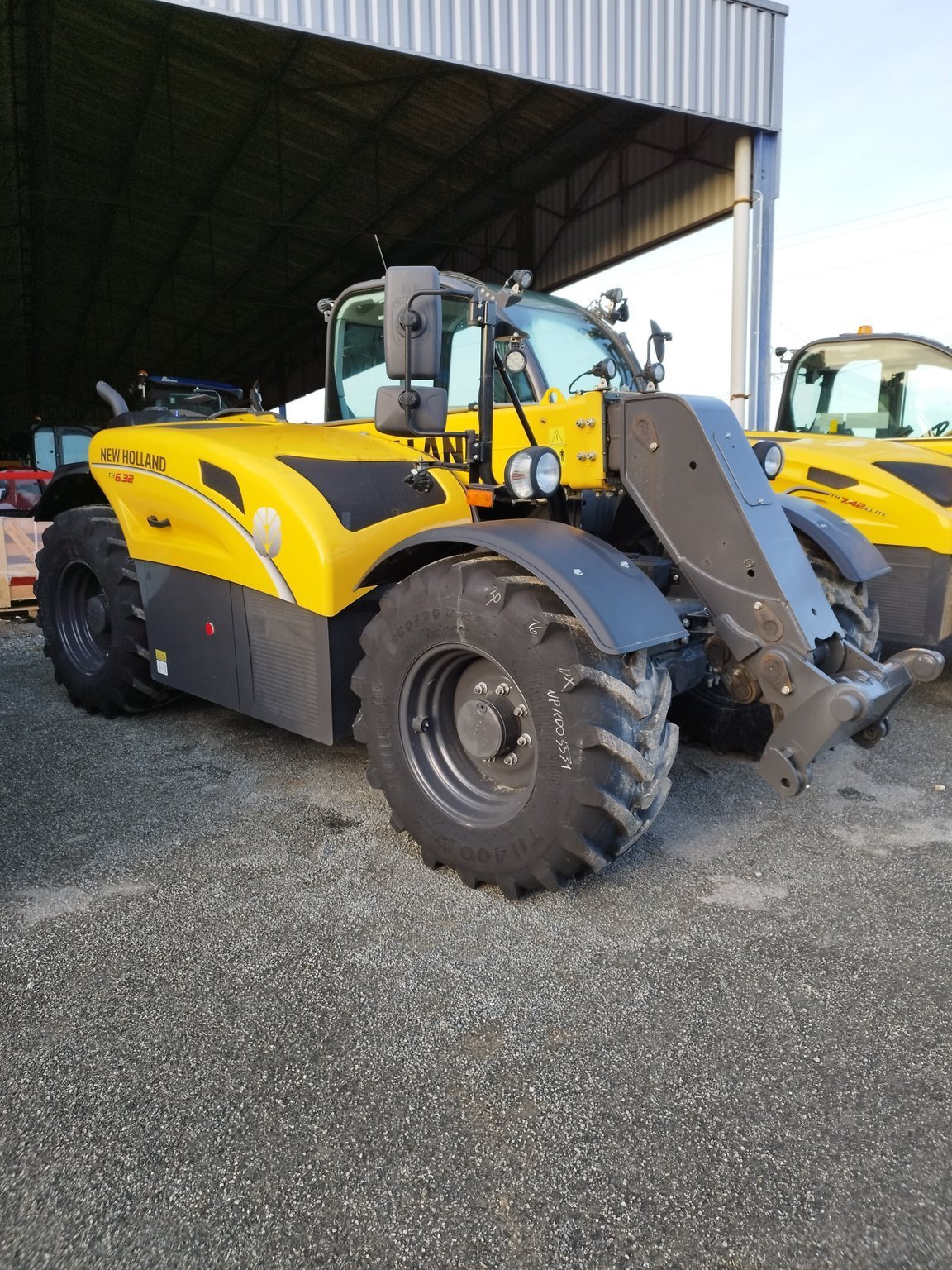 Teleskoplader of the type New Holland TH6.32, Gebrauchtmaschine in Montenay (Picture 1)