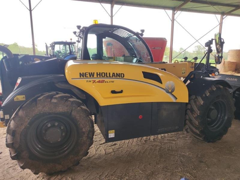 Teleskoplader del tipo New Holland TH7-42E, Gebrauchtmaschine en ANTIGNY (Imagen 3)