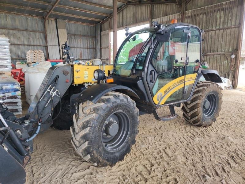 Teleskoplader van het type New Holland TH7-42E, Gebrauchtmaschine in ANTIGNY (Foto 1)