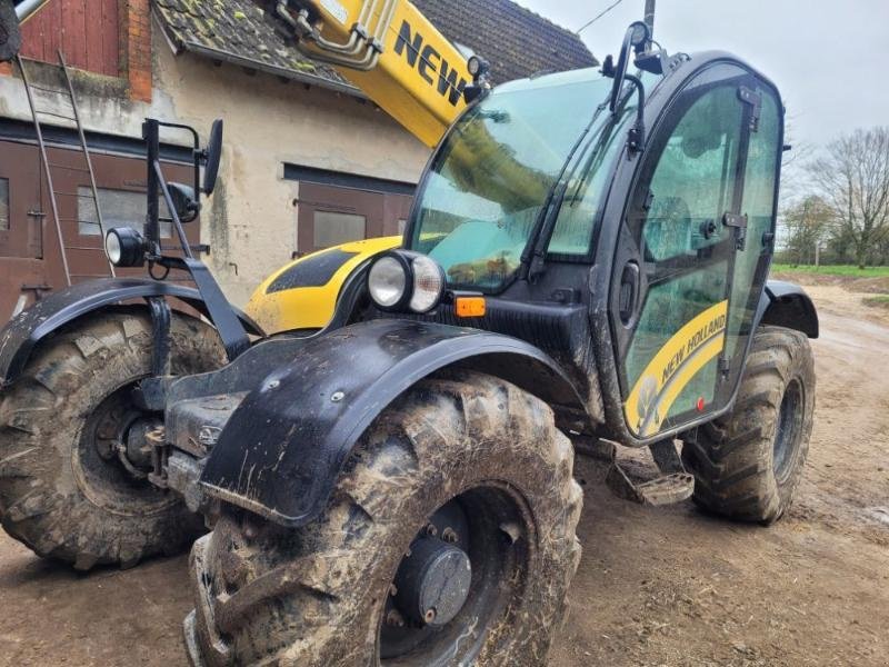 Teleskoplader van het type New Holland TH7.32, Gebrauchtmaschine in BRAY en Val (Foto 2)