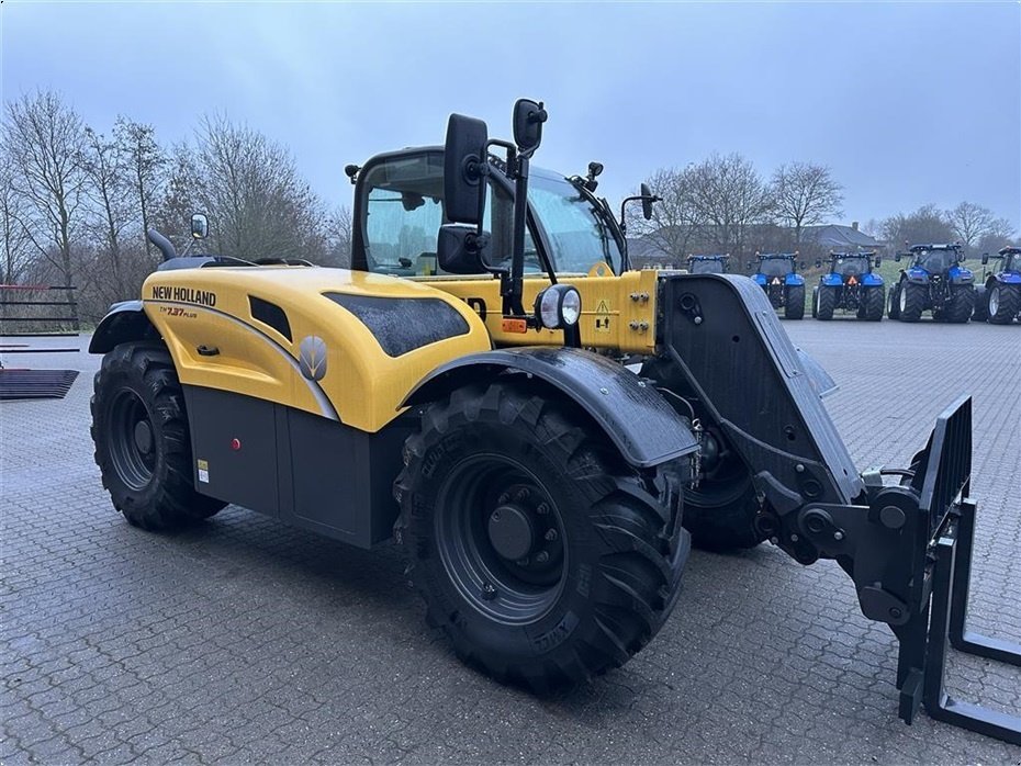 Teleskoplader a típus New Holland TH7.37 Plus, Gebrauchtmaschine ekkor: Gjerlev J. (Kép 4)