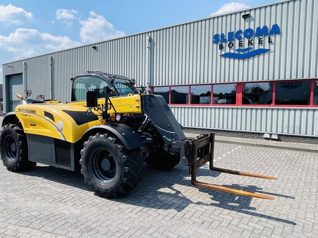 Teleskoplader of the type New Holland TH7.42 Elite Max hefvermogen 4200 kg, Gebrauchtmaschine in BOEKEL (Picture 3)