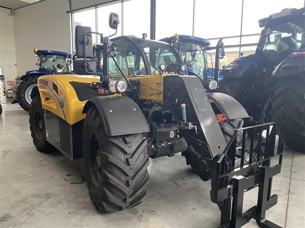 Teleskoplader typu New Holland TH7.42 Plus På lager til omg. levering, Gebrauchtmaschine w Maribo (Zdjęcie 1)