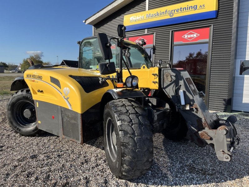 Teleskoplader van het type New Holland TH7.42 STAGE V-145HP, Gebrauchtmaschine in Skjern (Foto 1)