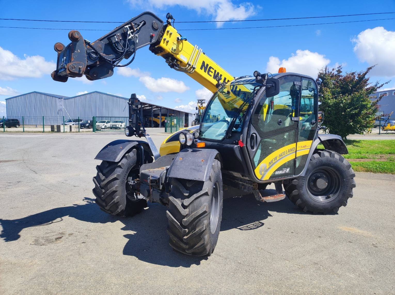 Teleskoplader du type New Holland TH7.42, Gebrauchtmaschine en Le Horps (Photo 1)