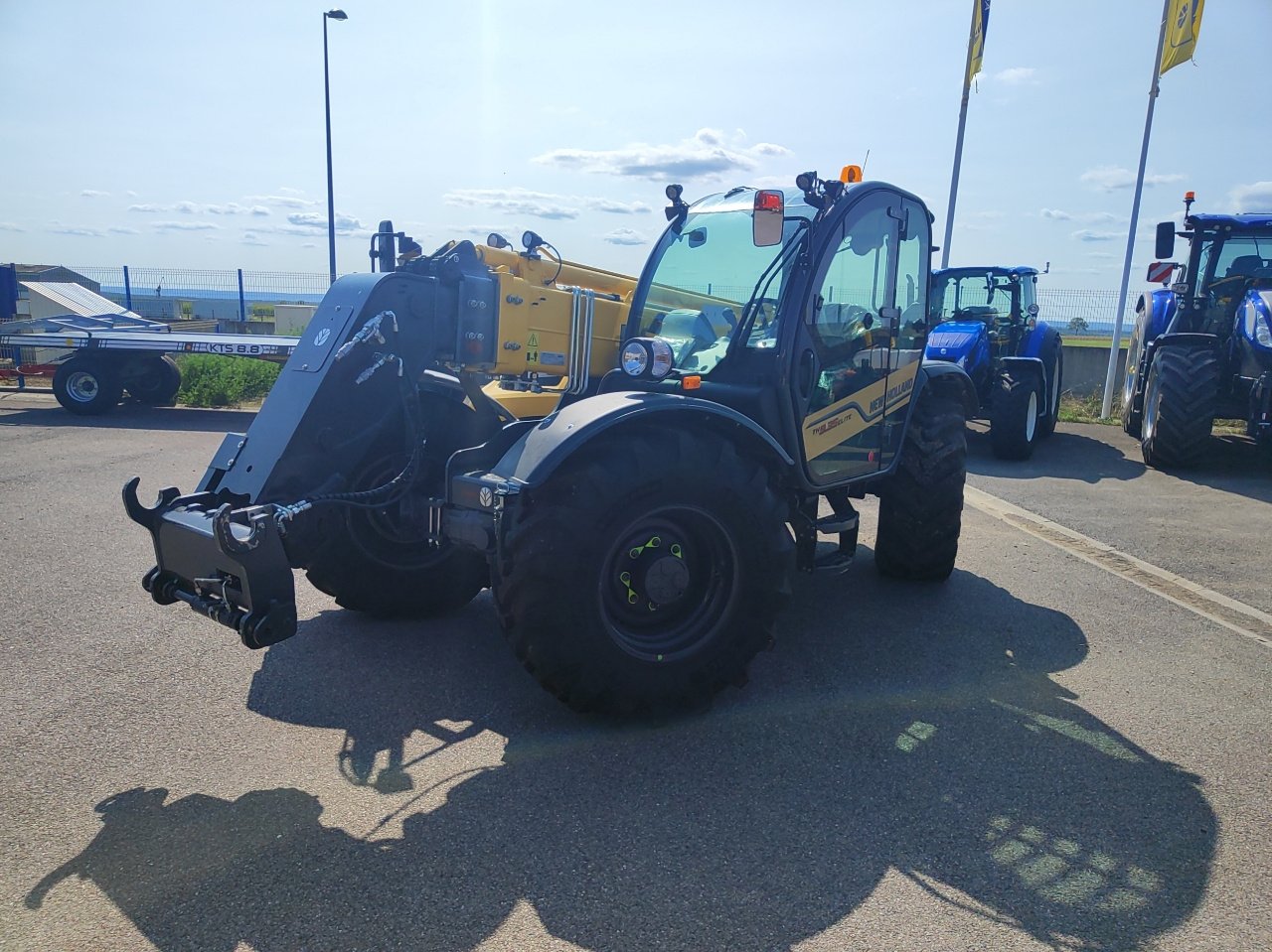 Teleskoplader of the type New Holland TH9.35, Gebrauchtmaschine in Eton (Picture 5)