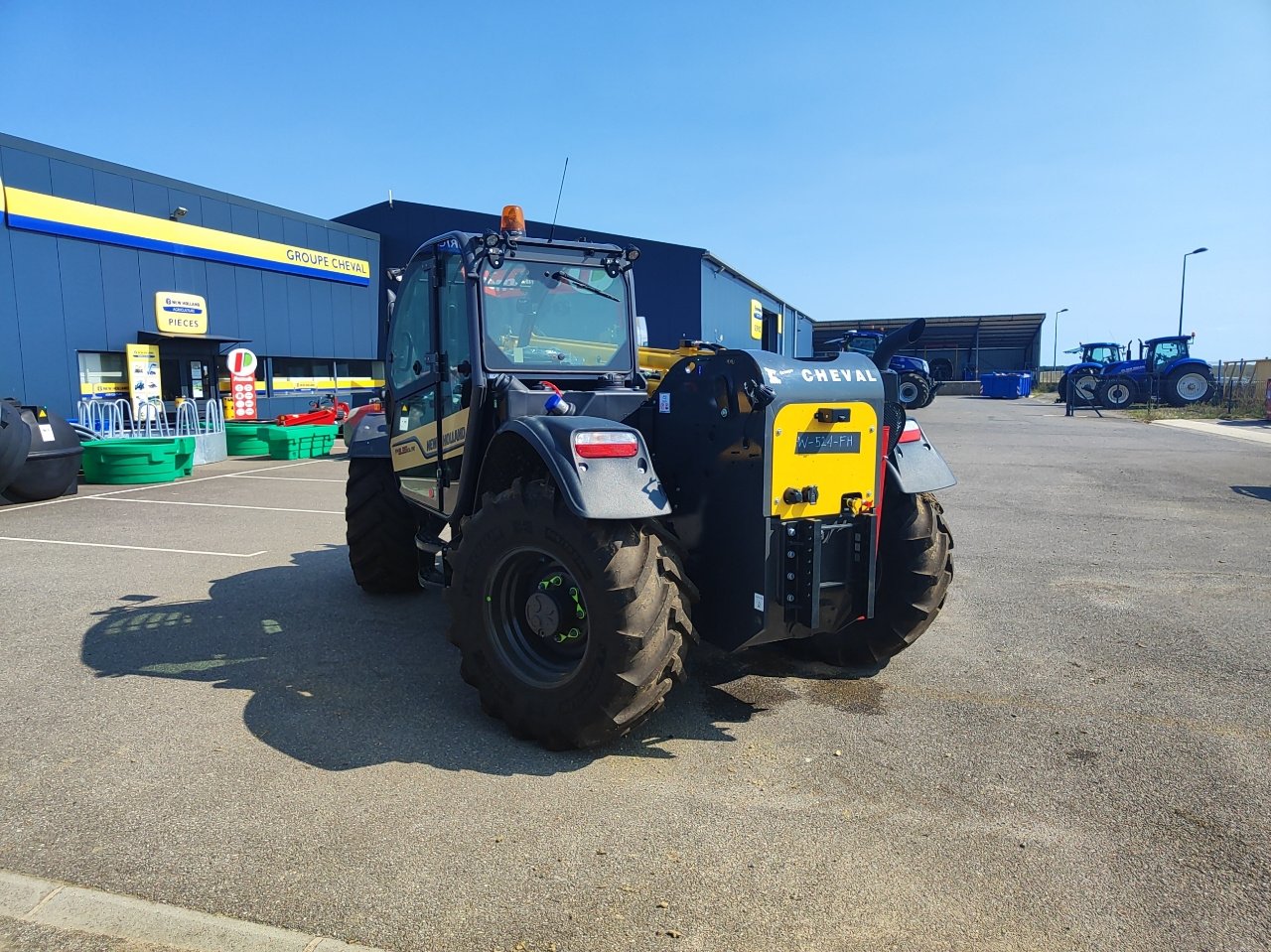 Teleskoplader typu New Holland TH9.35, Gebrauchtmaschine v Eton (Obrázek 3)