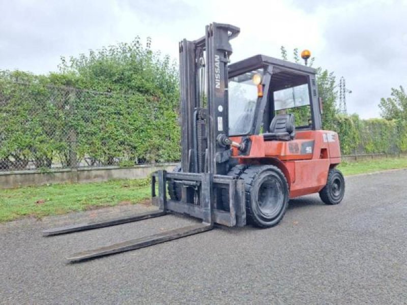 Teleskoplader tip Nissan F04D40Q, Gebrauchtmaschine in senlis (Poză 1)