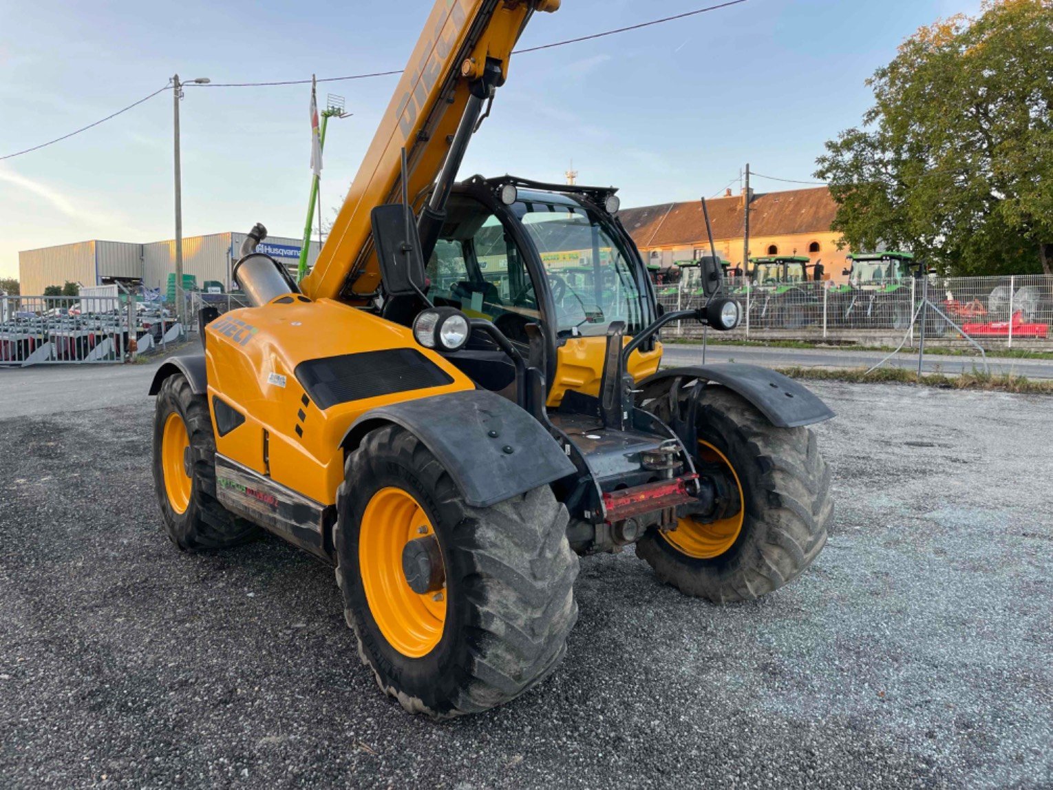 Teleskoplader typu Sonstige AGRIPLUS 40.7VS, Gebrauchtmaschine w LA SOUTERRAINE (Zdjęcie 4)