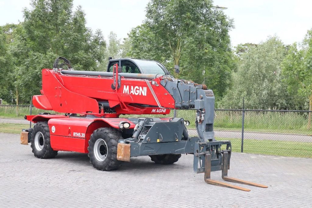 Teleskoplader of the type Sonstige MAGNI RTH 5.30 S REMOTE CONTROL HYDRAULIC FORKS, Gebrauchtmaschine in Marknesse (Picture 5)