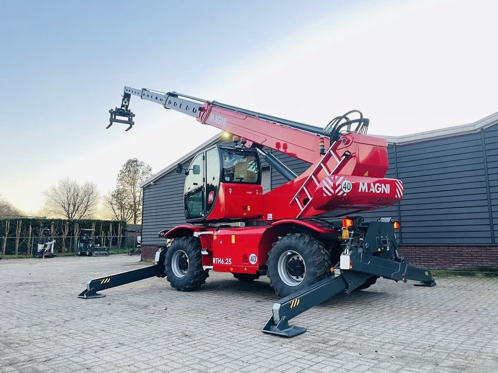 Teleskoplader van het type Sonstige MAGNI TE HUUR Magni RTH 6.25 roterende verreiker 6 T 25 M, Gebrauchtmaschine in Neer (Foto 5)