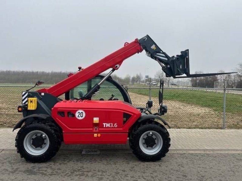 Teleskoplader of the type Sonstige MAGNI TH 3.6, Neumaschine in Sittard