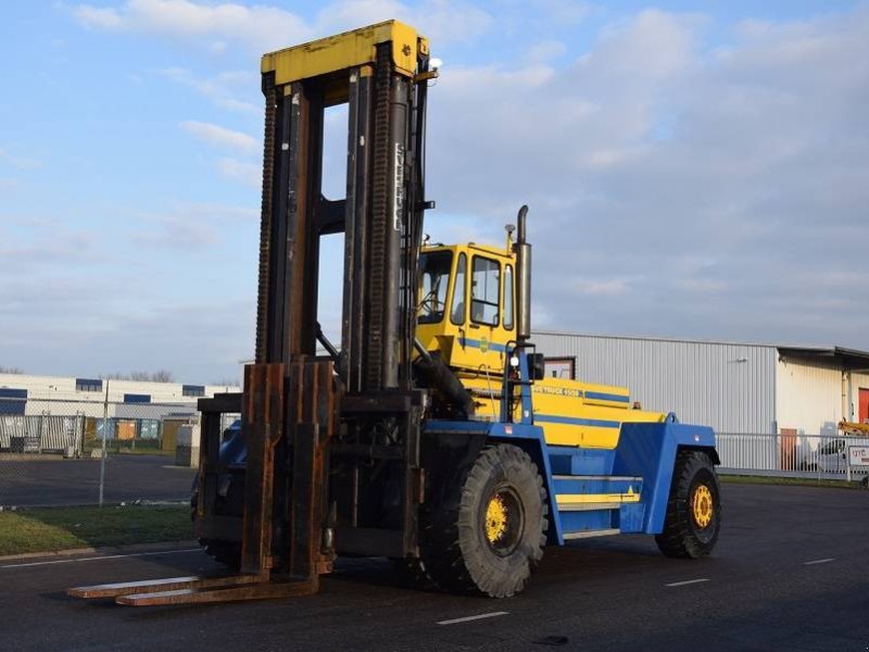 Teleskoplader a típus Svetruck 45120-57, Gebrauchtmaschine ekkor: senlis