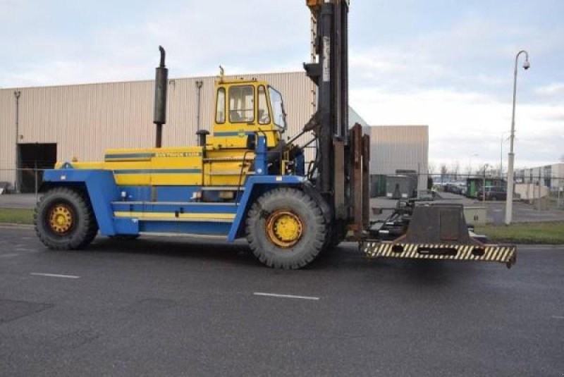 Teleskoplader del tipo Svetruck 45120-57, Gebrauchtmaschine en senlis (Imagen 2)