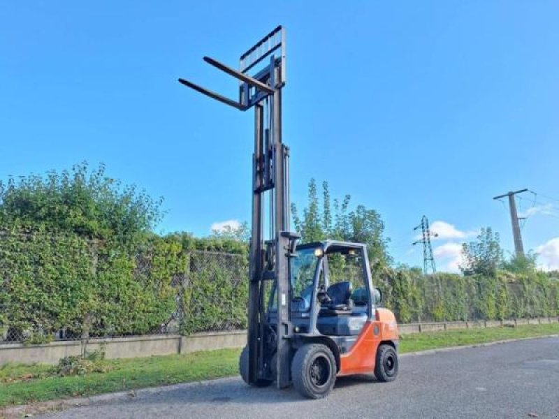 Teleskoplader van het type Toyota 02-8FGF30, Gebrauchtmaschine in senlis (Foto 3)